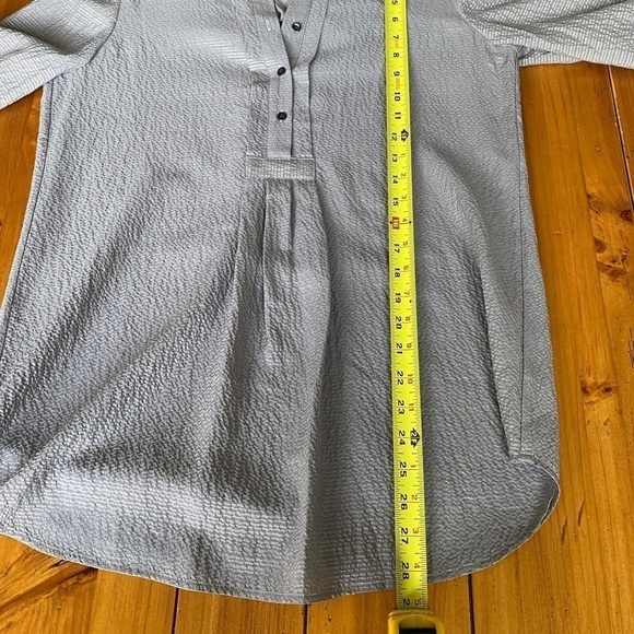 Banana Republic Summer Breeze Gauze Henley - Picture 7 of 11